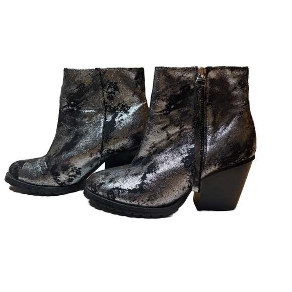 Olivia Miller Festival Footwear Bootie Metallic Tassels Fun Women’s Size 8 - Picture 3 of 11